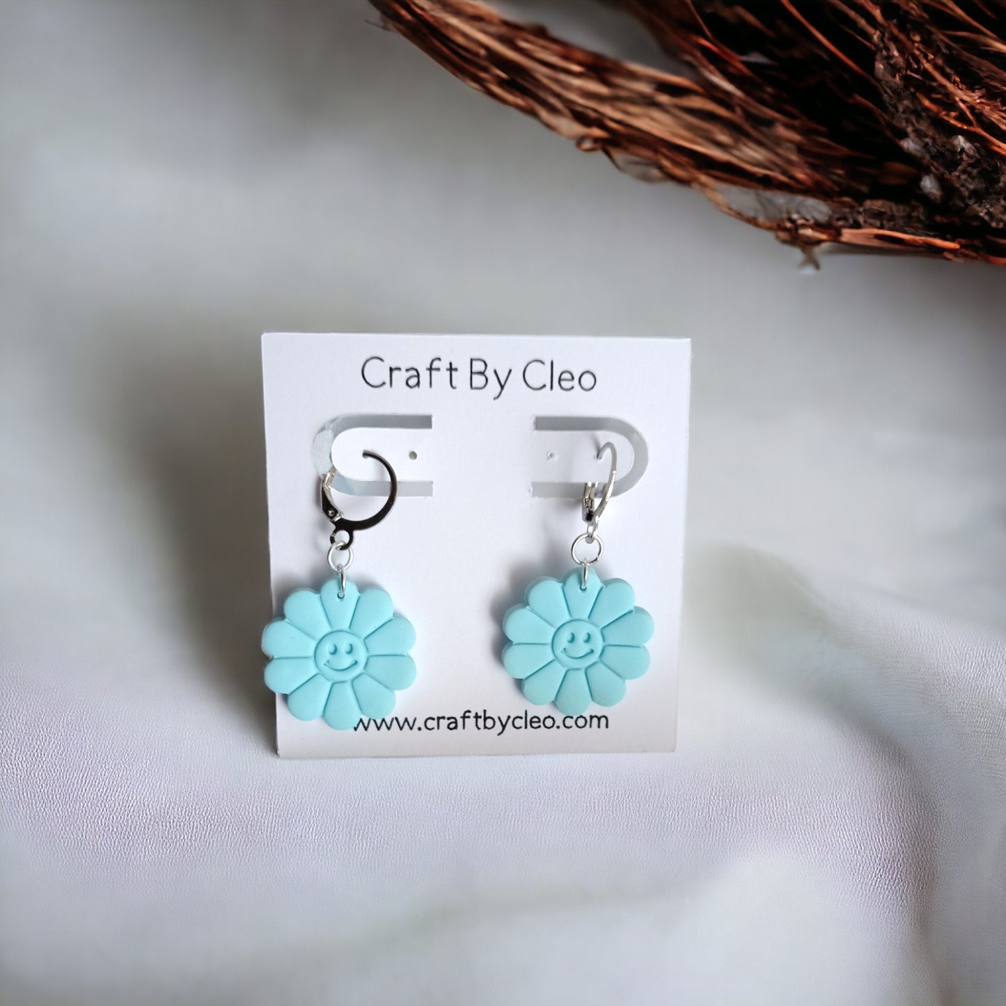 Cute Smiley Daisy Summer Earrings.