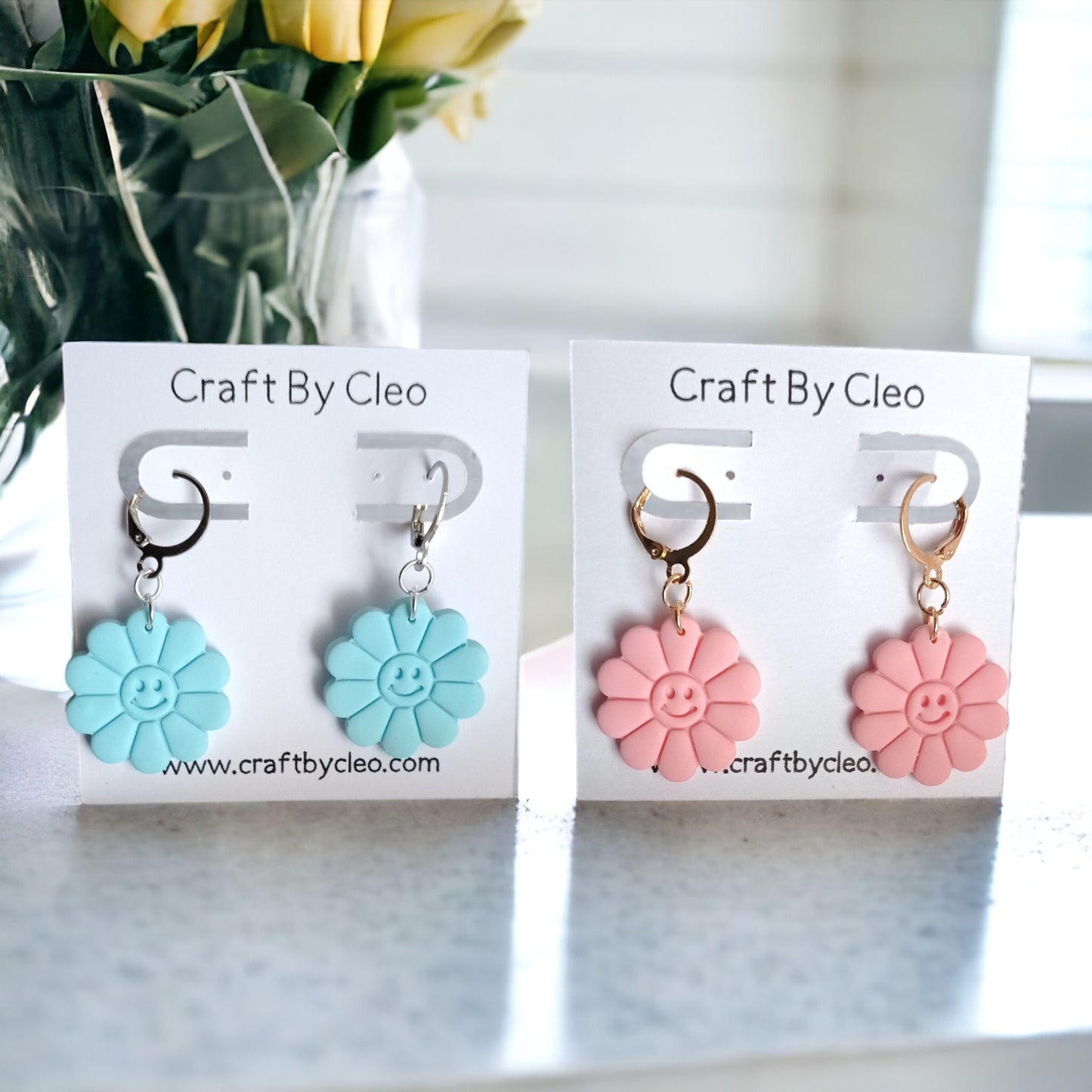 Cute Smiley Daisy Summer Earrings.