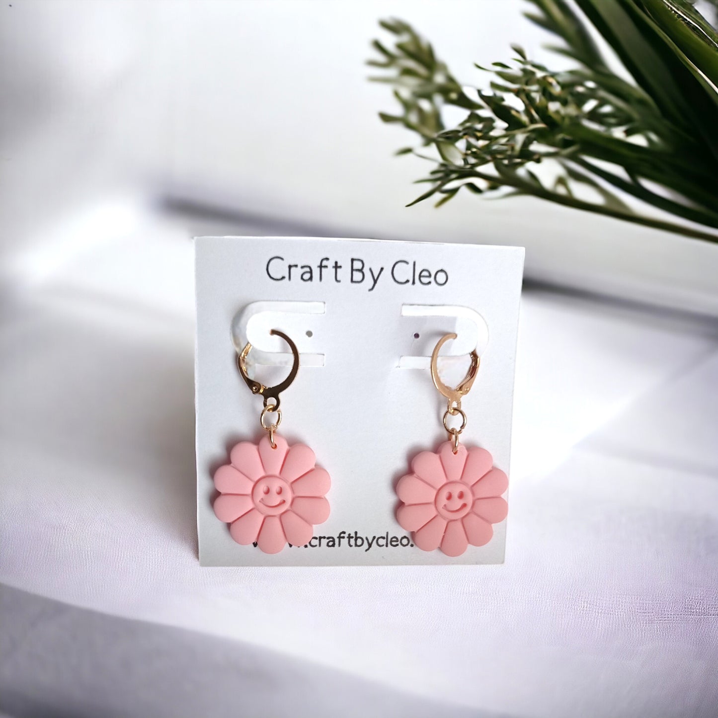 Cute Smiley Daisy Summer Earrings.