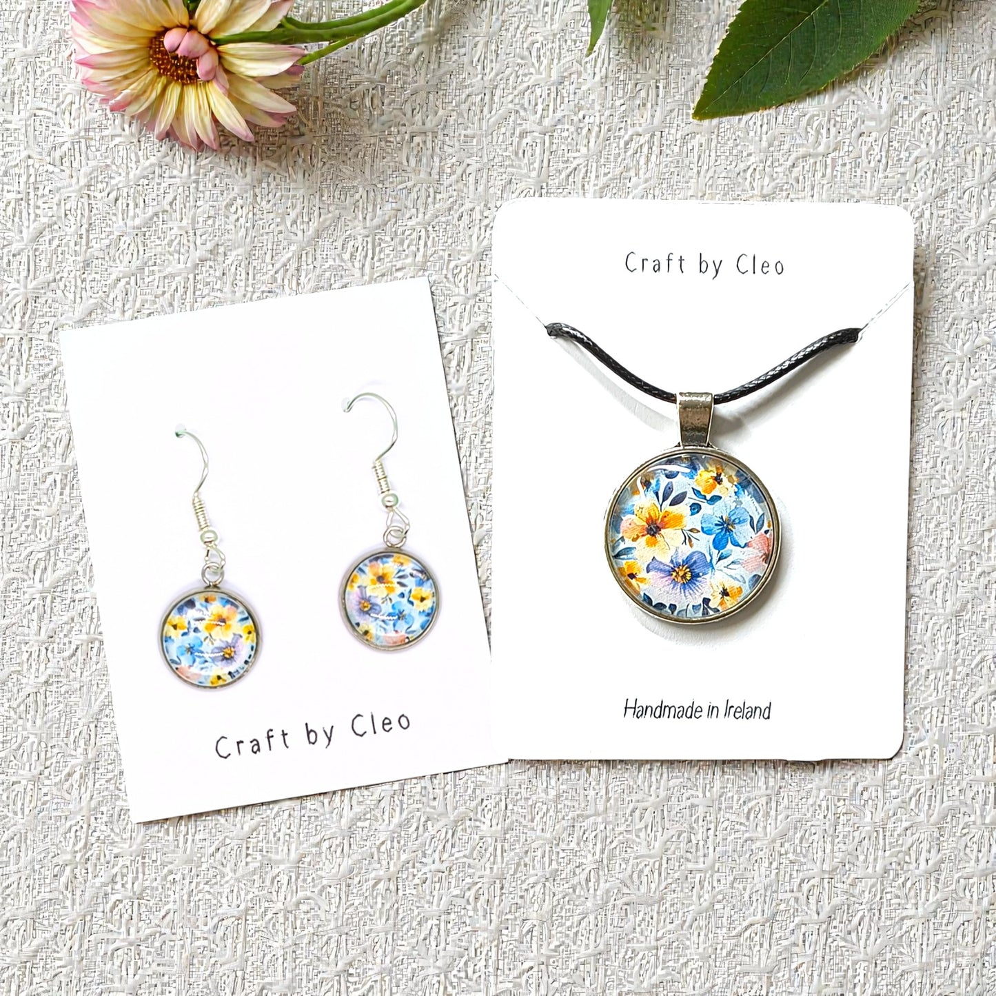 Flower Glow Necklace